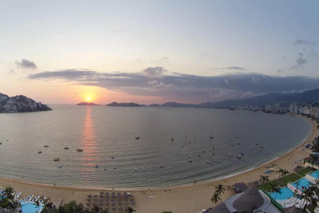 Luxury Apartment In Front Of Acapulco Beach ภายนอก รูปภาพ